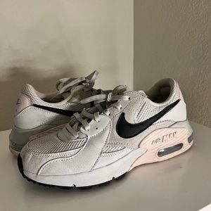 Women’s Nike Airmax